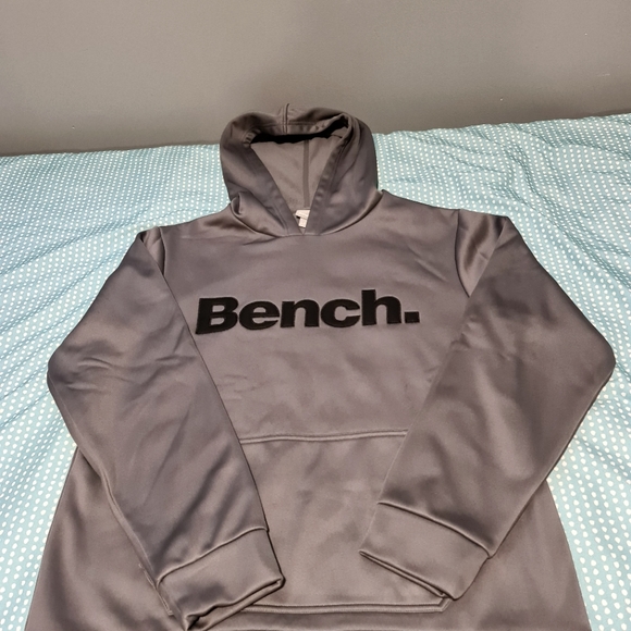 Bench heavyweight hoodie with front logo! Worn once. No flaw. Looks brand new. - Picture 1 of 4